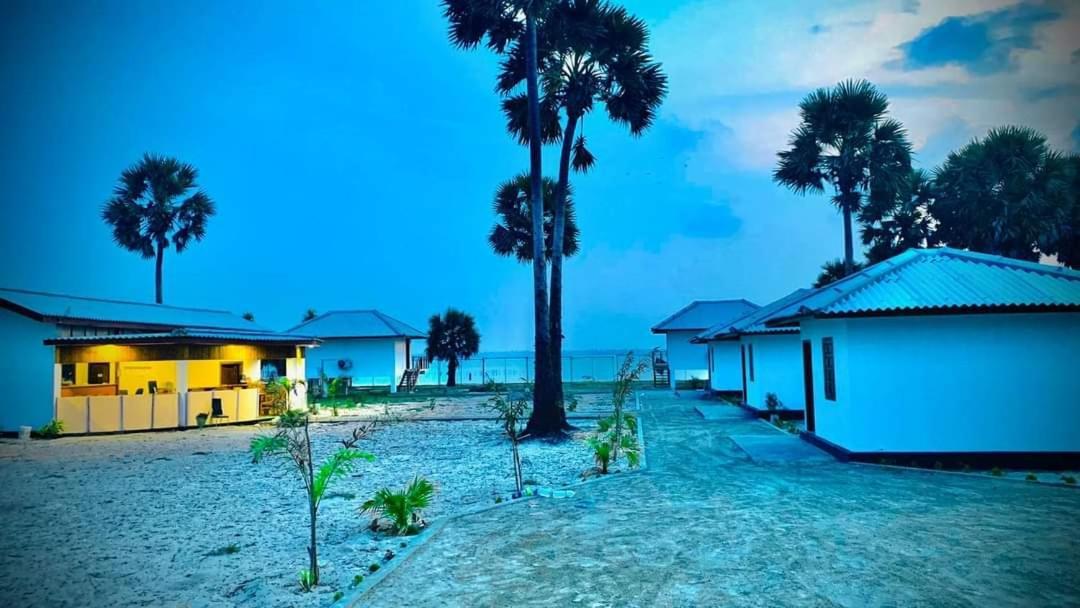Palm Beach Resort Ceylon Jaffna Extérieur photo